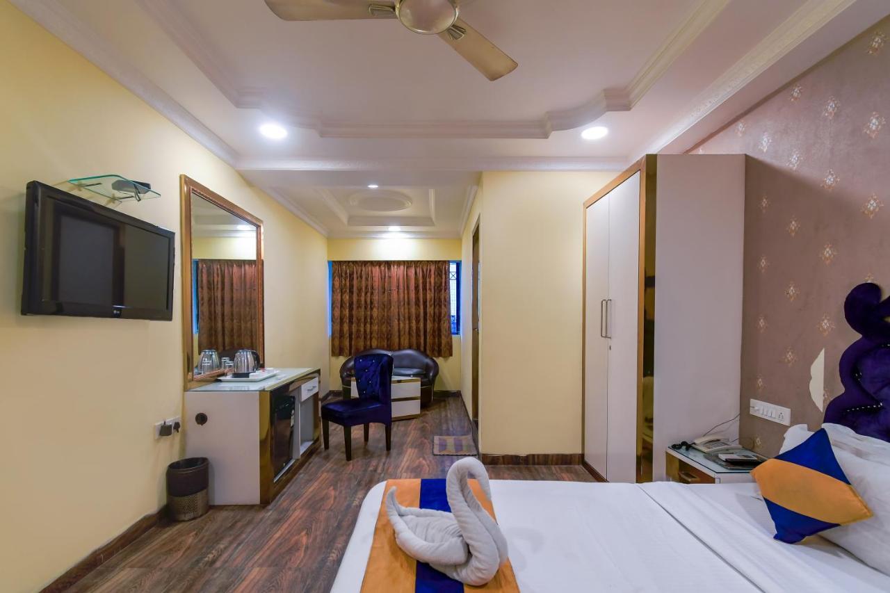 Hotel N S International Калькутта Экстерьер фото