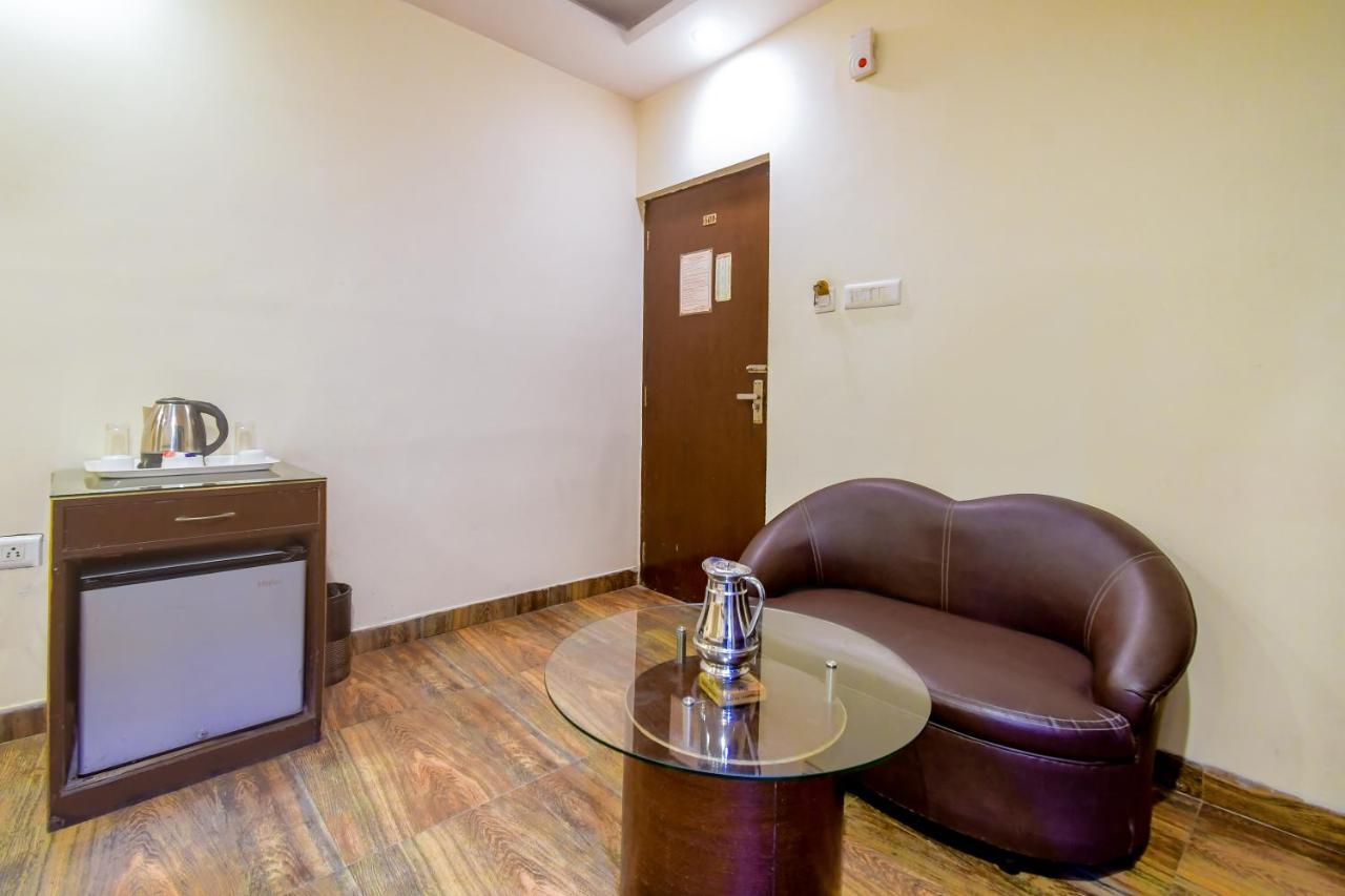 Hotel N S International Калькутта Экстерьер фото